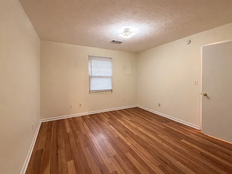 1170 Miller St #1 — Photo 13