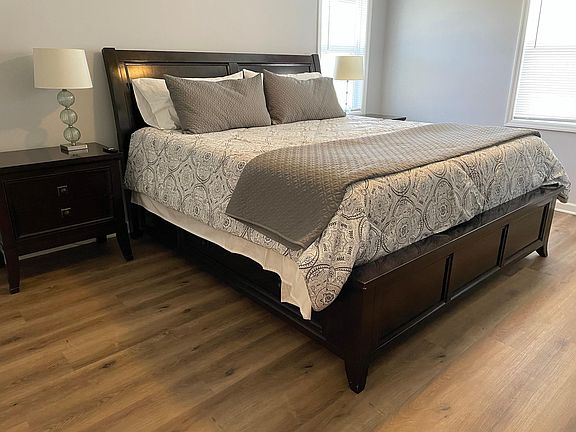 King bed with en suite bathroom