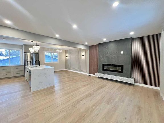 3rd image of 146 S Springwood Dr SW