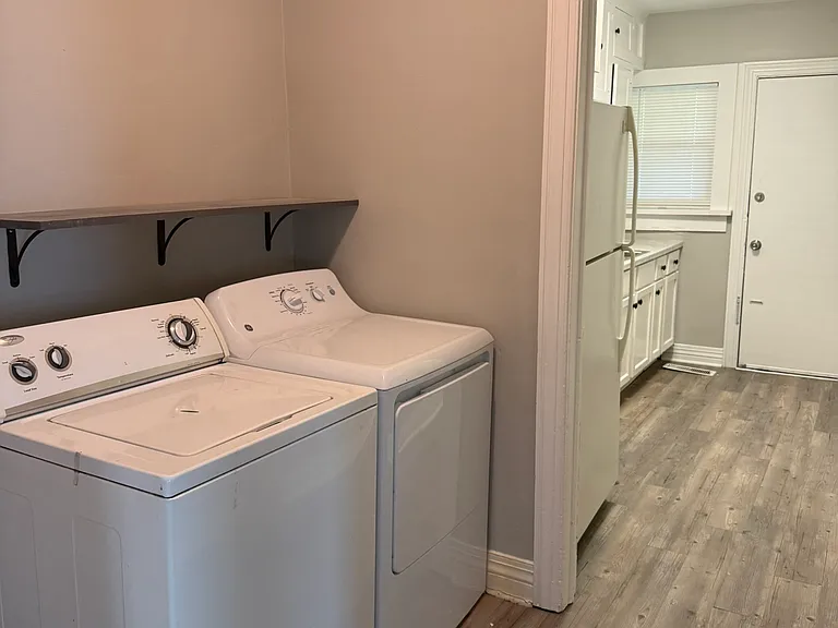 1503 S Knoxville Ave — Photo 8