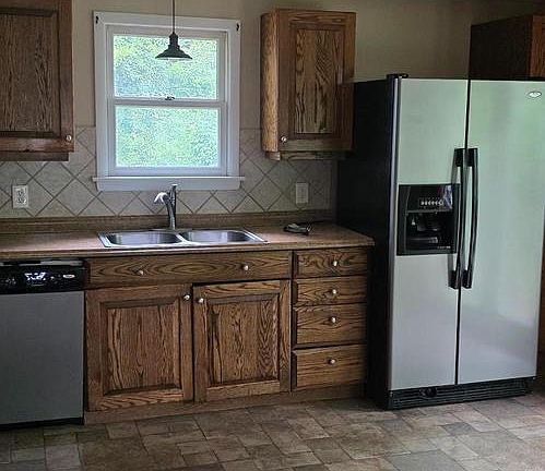 2nd image of 317 Elm Ct