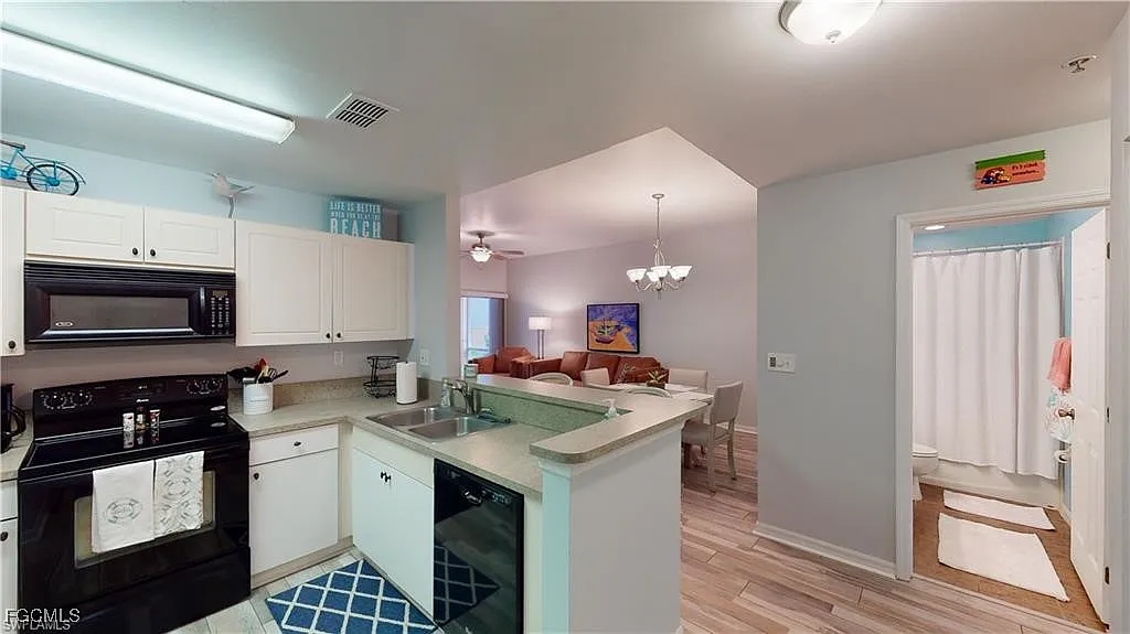 3 bed, 2.0 bath, 1043 sqft, $3,300 — Photo 4