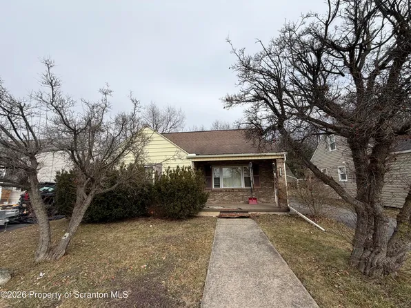 125 Corcoran St, Old Forge, PA 18518