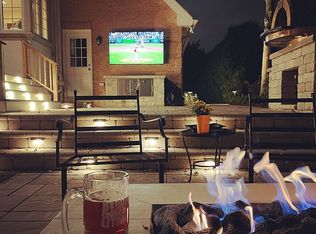 1610 Mulberry Dr, Libertyville, IL 60048