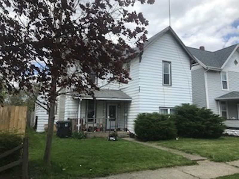 2nd image of 332 Frederick St