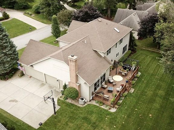 3rd image of 52651 Willow Bend Dr