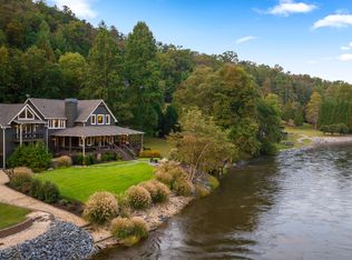 547 Toccoa River Ln, Mineral Bluff, GA 30559
