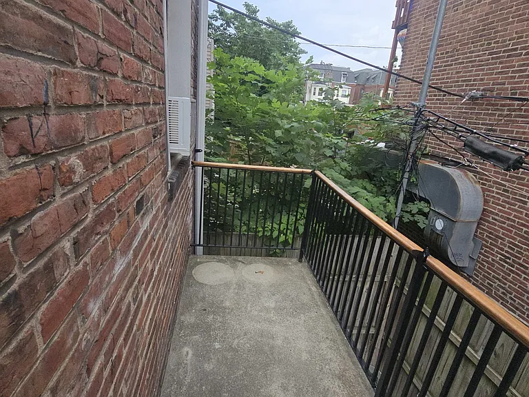 233 S 44th St #1 — Photo 25