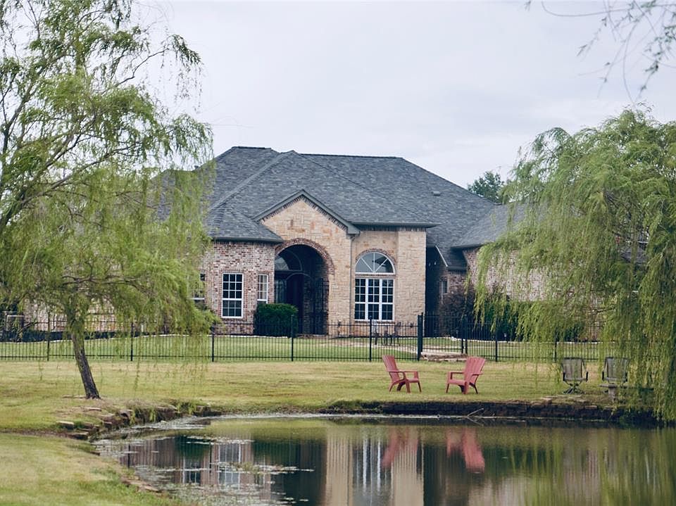 1st image of 157 Frank Ln