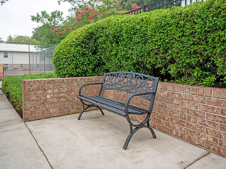 Woodlocke Apartments — Photo 9