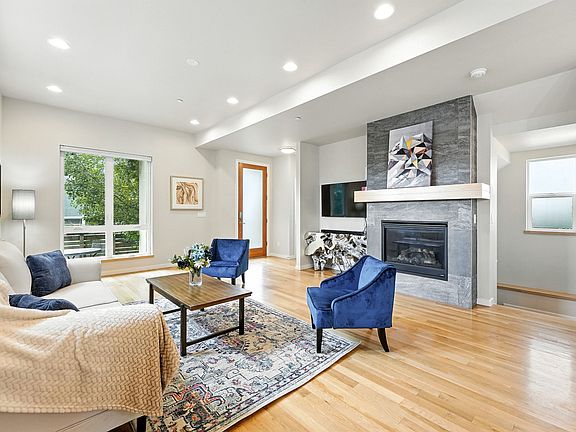 4th image of 1376 Snowberry Ln