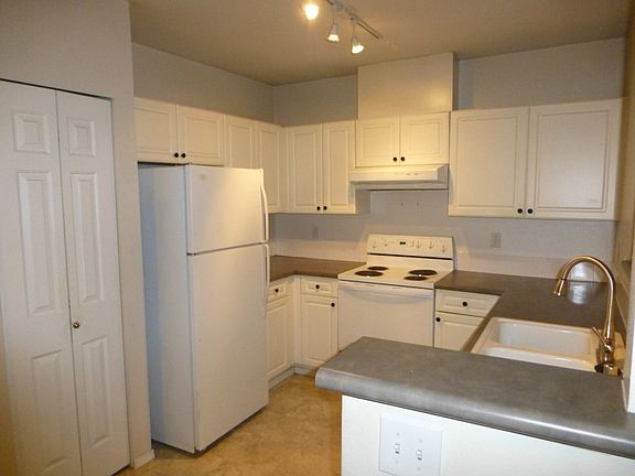 3rd image of 14714 Admiralty Way APT A315