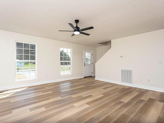 4th image of 930 Garrison Rd