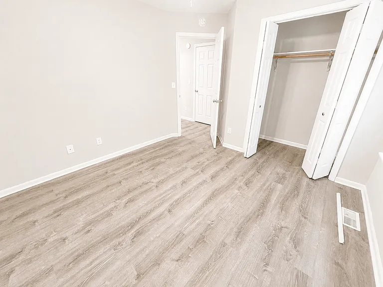 1318 Valley Creek Ln — Photo 20