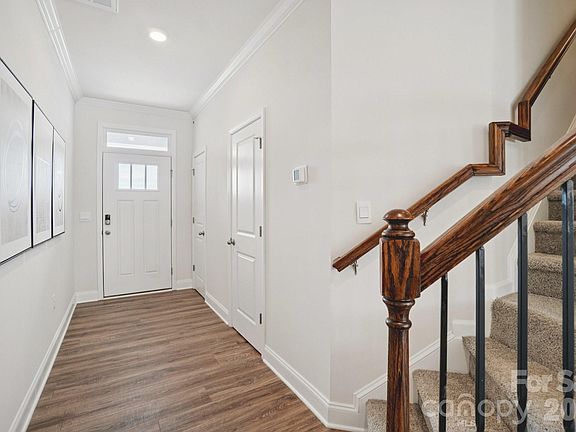 5th image of 46 Creekview Rd