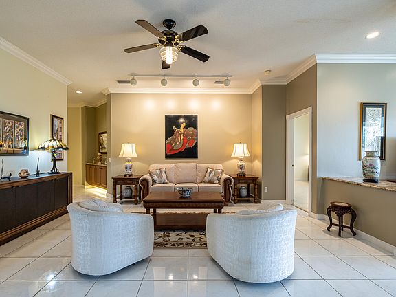 4th image of 2810 SW Brighton Way