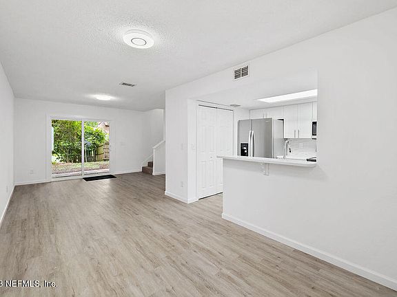 4th image of 7640 MELISSA Court N