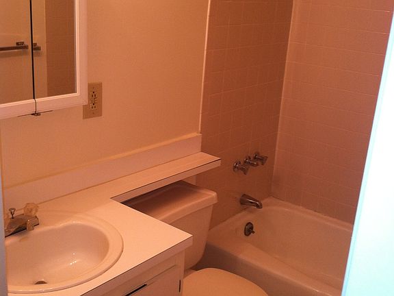 3rd image of 500 Jersey Ave APT 2A