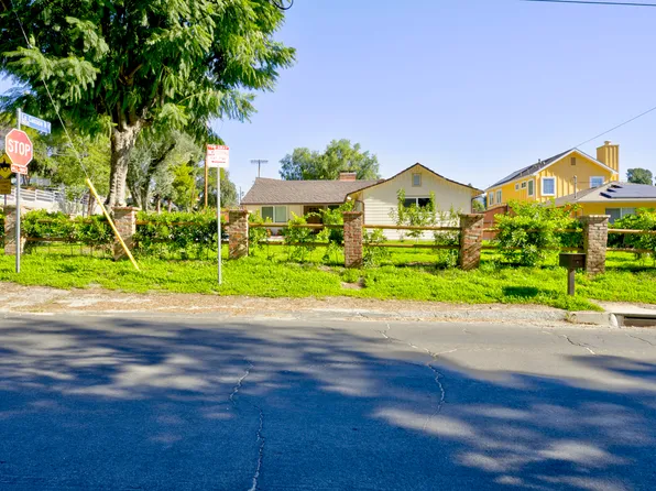 10550 Johanna Ave, Sunland, CA 91040