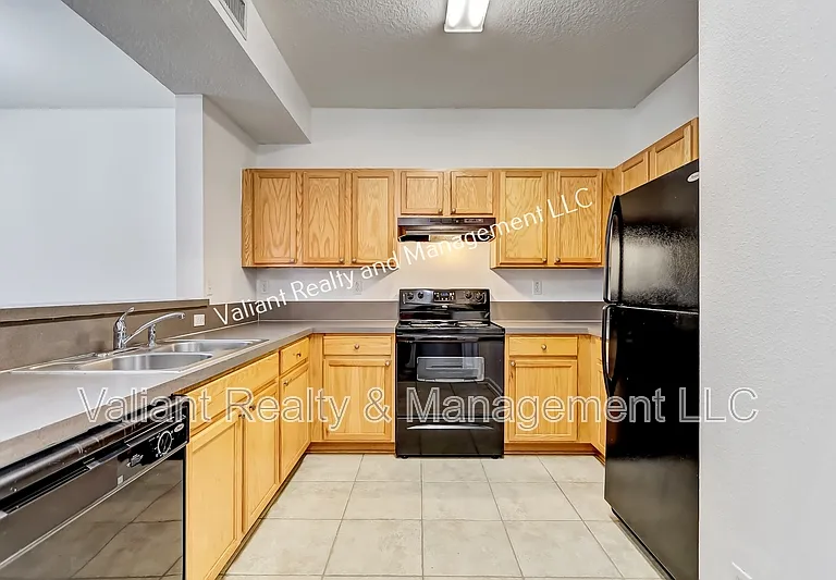575 Oakleaf Plantation Pkwy #1-1303 — Photo 12