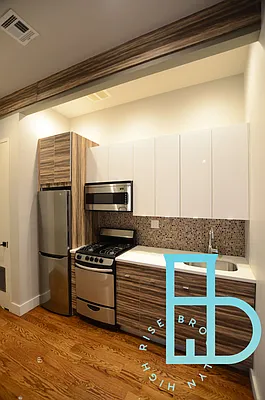 Rented by Miron Realty Group | media 37