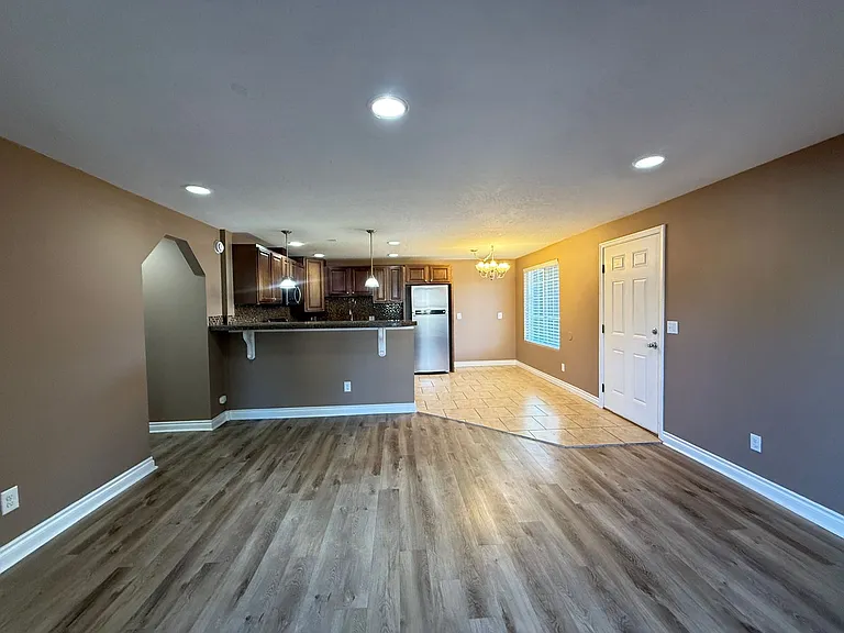 526 S 40th Ave #D — Photo 11