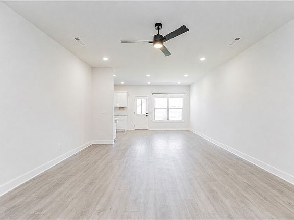 4th image of 1010 Sunshine Ct
