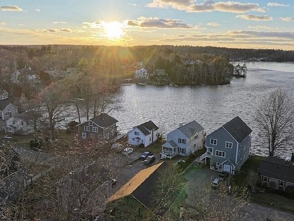 3rd image of 38 Colonial Rd