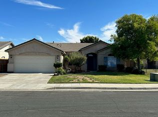 1129 W Pebble Dr, Hanford, CA