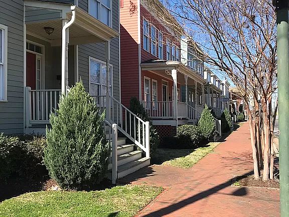 2nd image of 1501 W Leigh St
