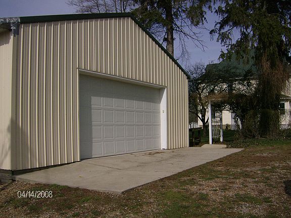 30 x 40 pole barn