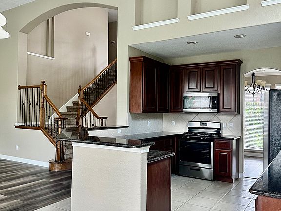 4th image of 3731 Lauderwood Ln