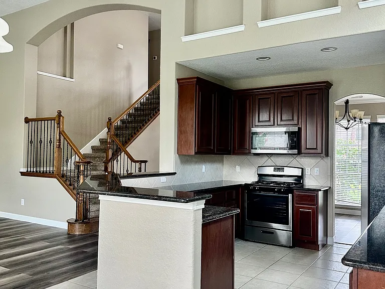 3731 Lauderwood Ln — Photo 4