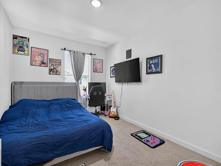 608 NE Waters Edge Ln — Photo 26