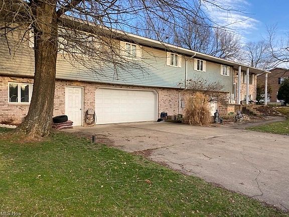 3rd image of 1707 S Hills Dr