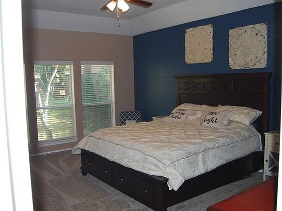 2nd image of 805 Oak Shadows Ct