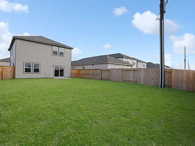 8807 Vacek Crossing Way — Photo 33