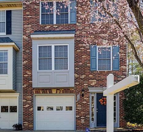 3rd image of 11301 Kings Crest Ct