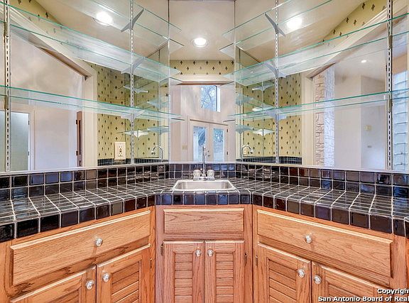 5th image of 13767 Bluff Villas Ct