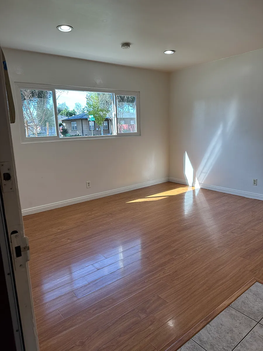 Building Photo - 5544 McCulloch Ave #AAA