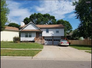 1606 SW Village Dr, Topeka, KS 66604