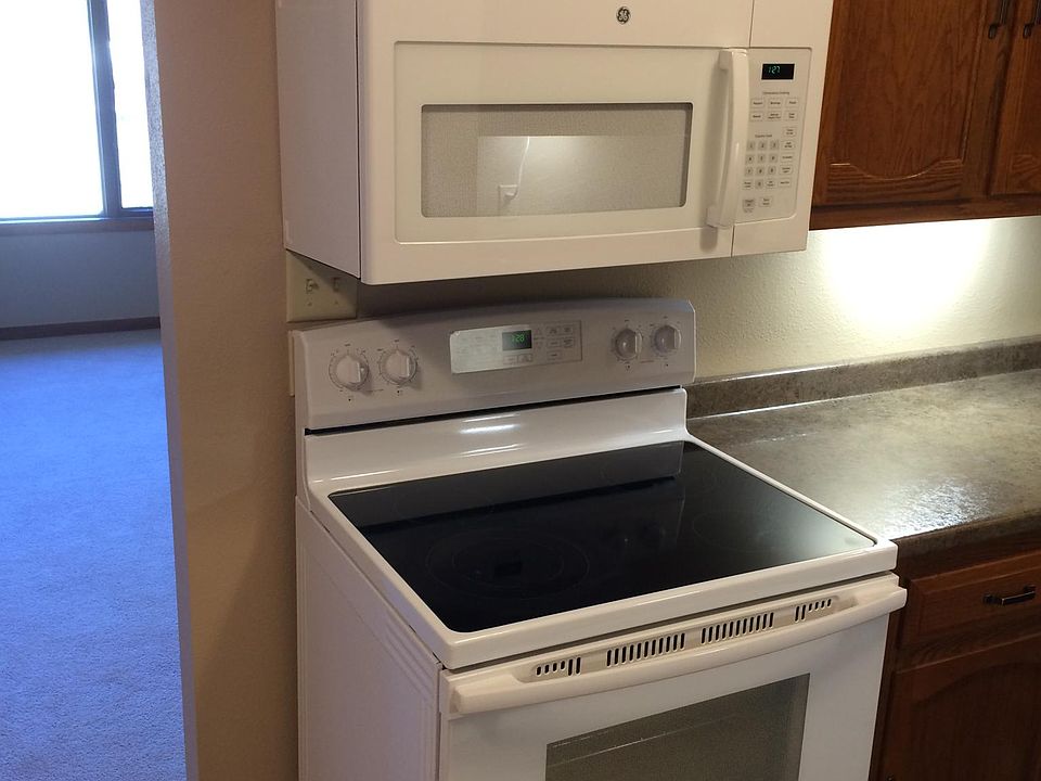 Stove and microwave.