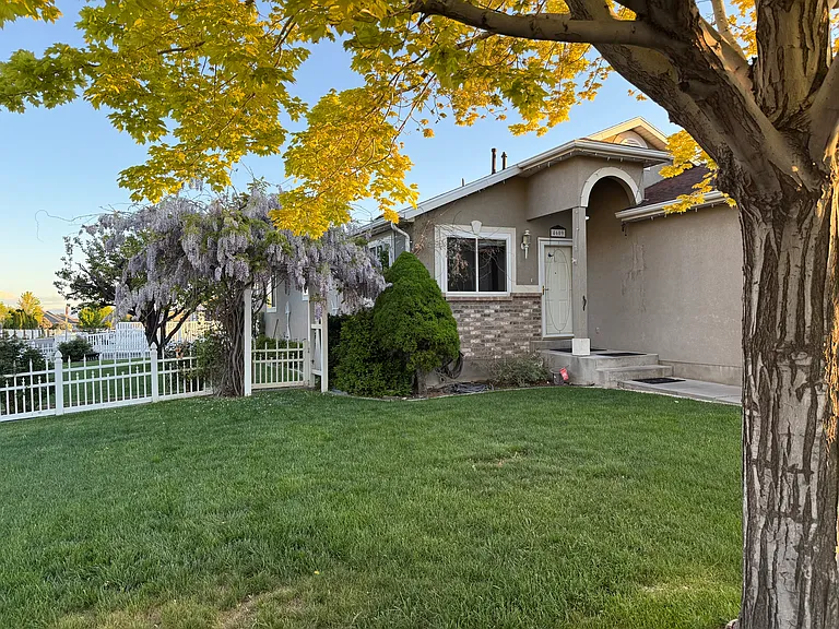 4609 W Harvey Blvd — Photo 3