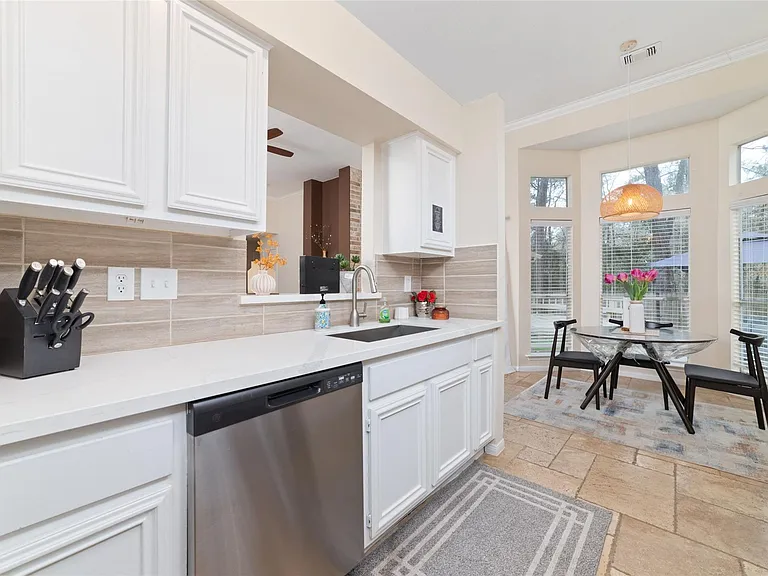 36 N Rain Forest Ct — Photo 10