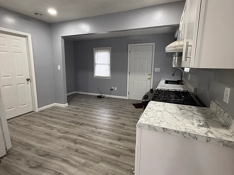 7011 Meadow Ave — Photo 2