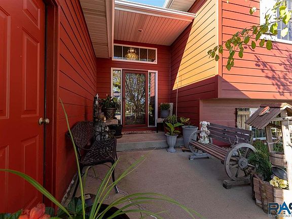 3rd image of 6801 S Avalon Cir