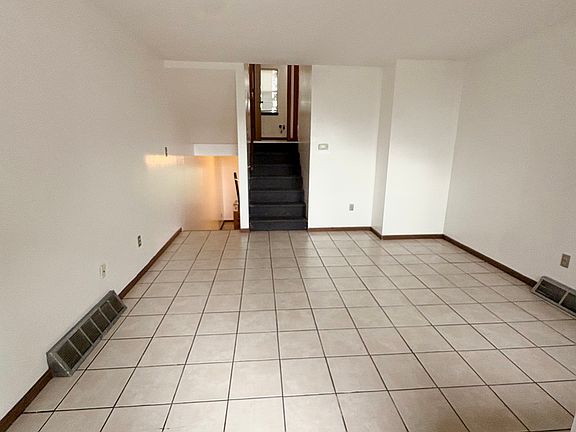 3rd image of 1407 Paris Rd APT R
