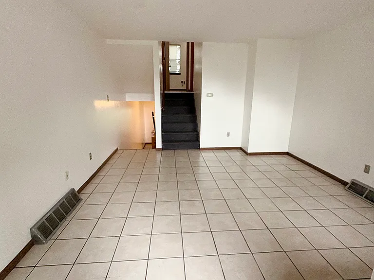 1407 Paris Rd #R — Photo 2