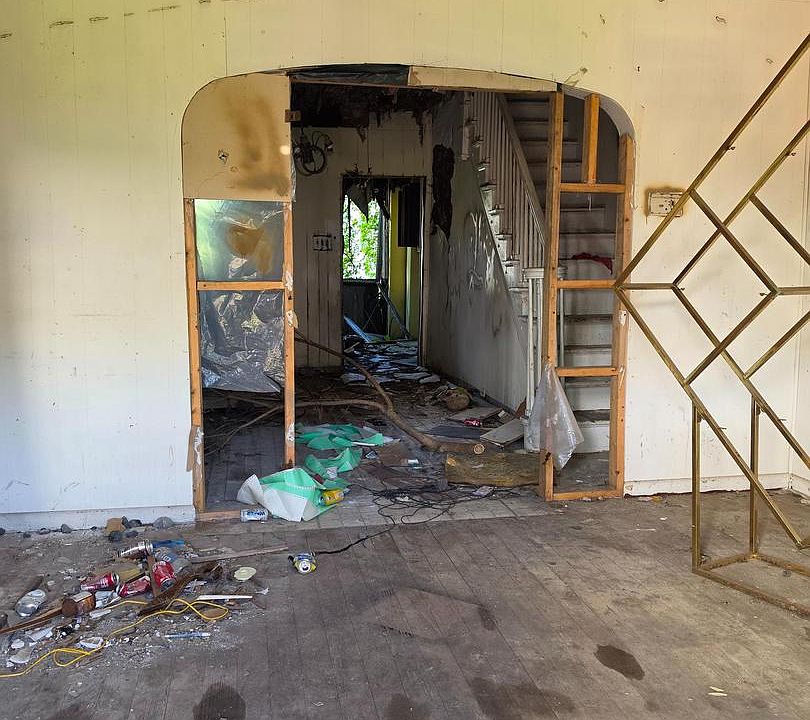 2nd image of 516 W Arlington St