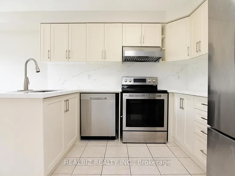 627 Caboto Trl — Photo 20